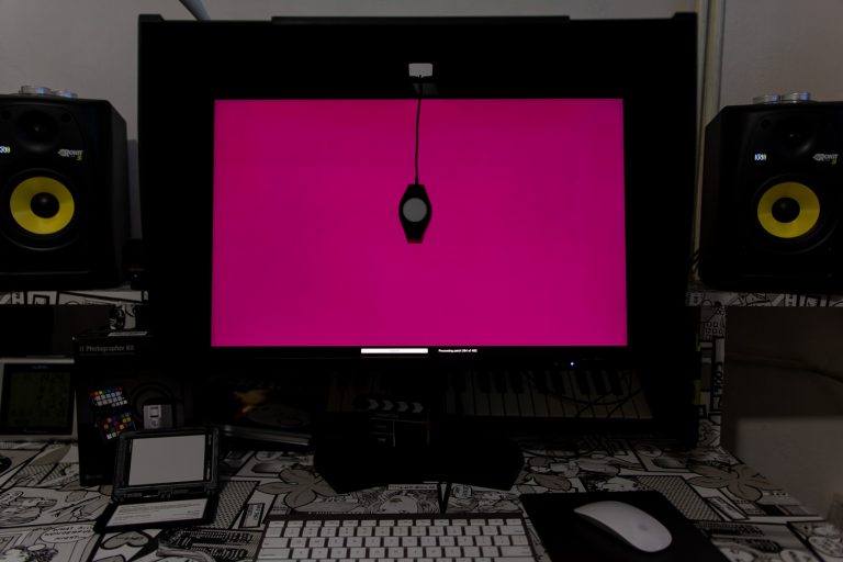 Proces kalibracji monitora urządzeniem i1 Display Pro