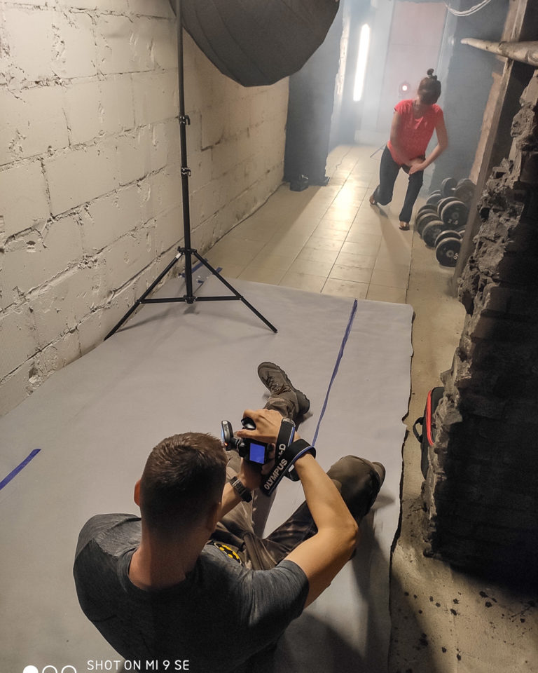 Prędzej czy później, zawszę fotografuję siedząc lub leżąc na podłodze.